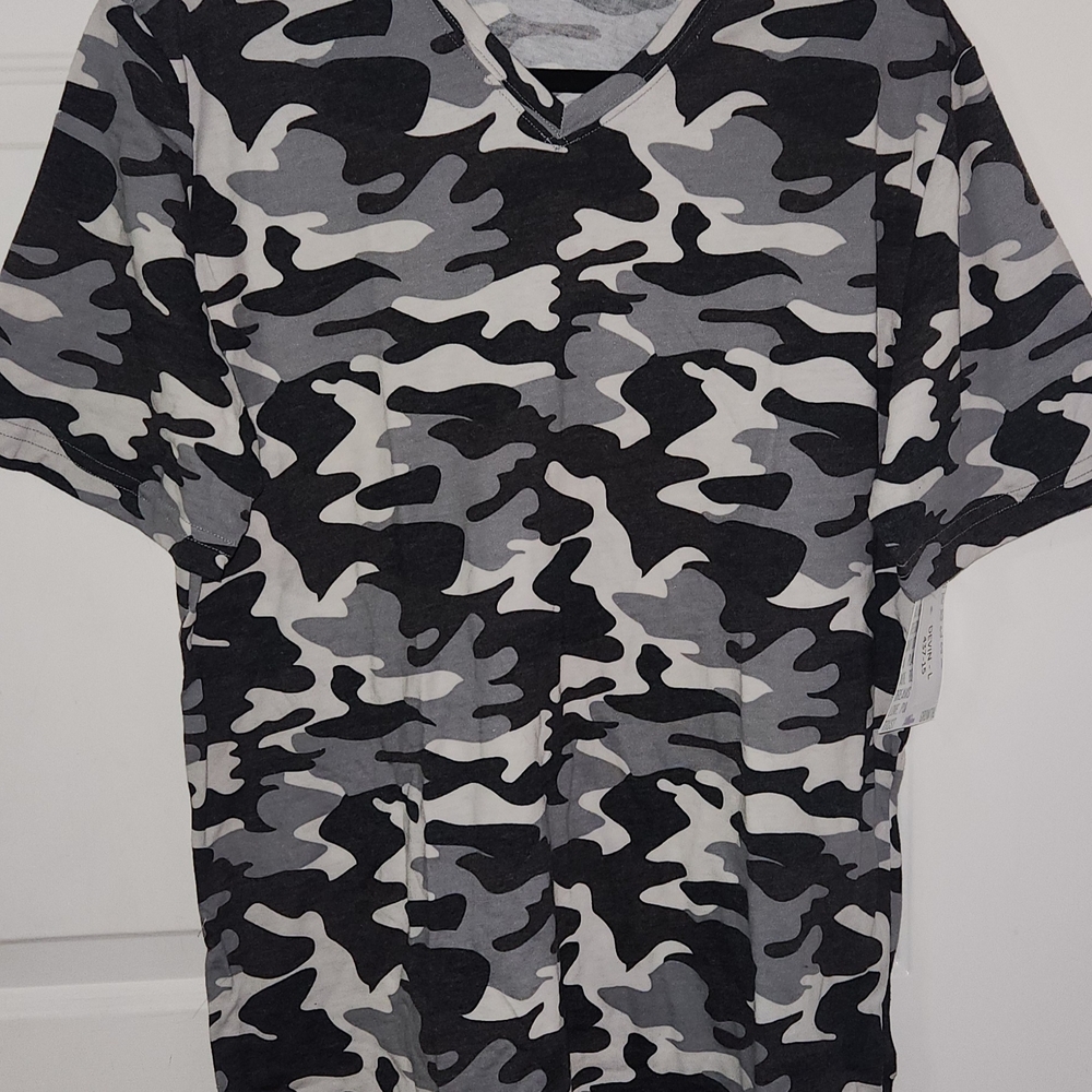 Unisex, Lularoe Camouflage V-Neck Shirt, Nwt, Size Large